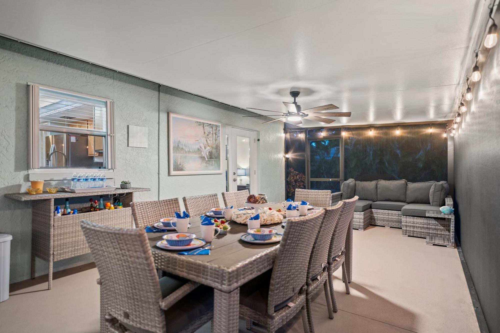 Serenity Waterfront Villa With King Suite, Private Pool, Great Lanai Enclosure And Long Water Views كيب كورال المظهر الخارجي الصورة